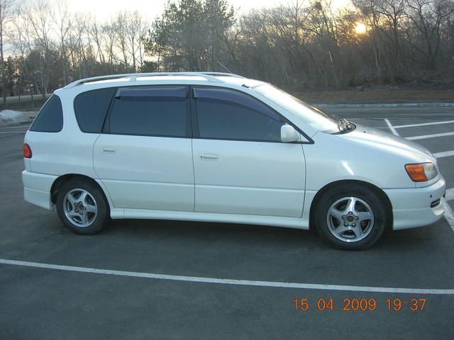 1998 Toyota Ipsum