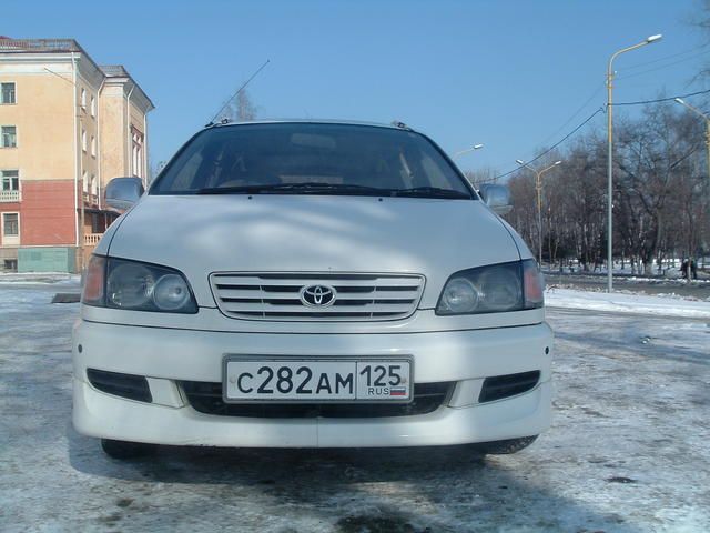 1998 Toyota Ipsum