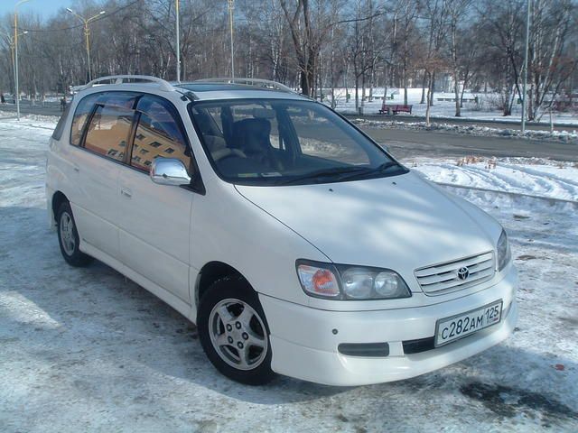 1998 Toyota Ipsum