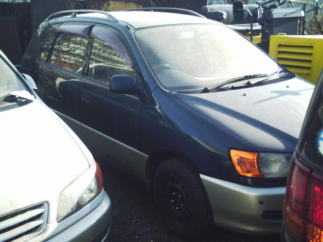 1998 Toyota Ipsum