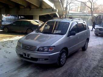 1998 Toyota Ipsum