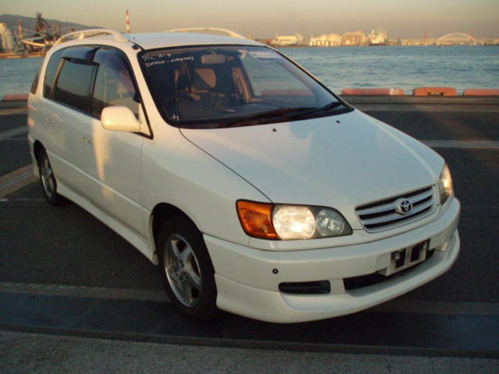 1998 Toyota Ipsum