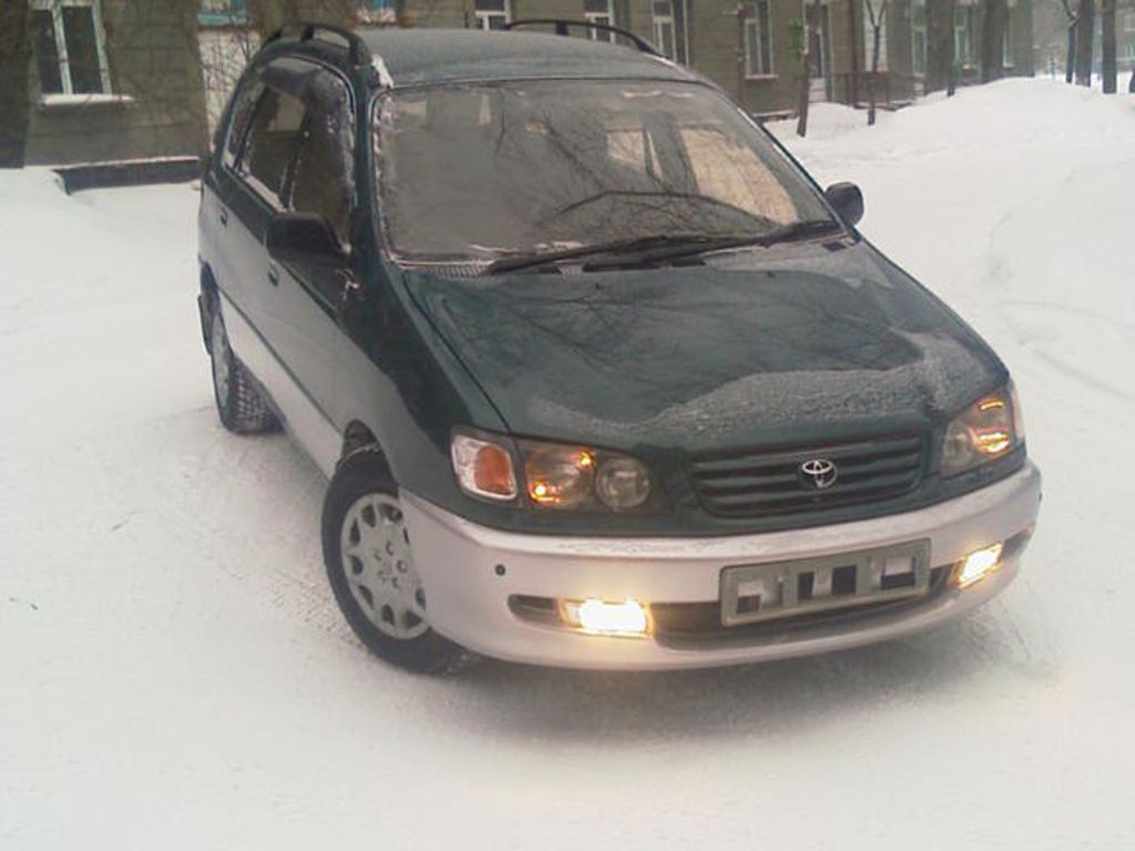 1998 Toyota Ipsum