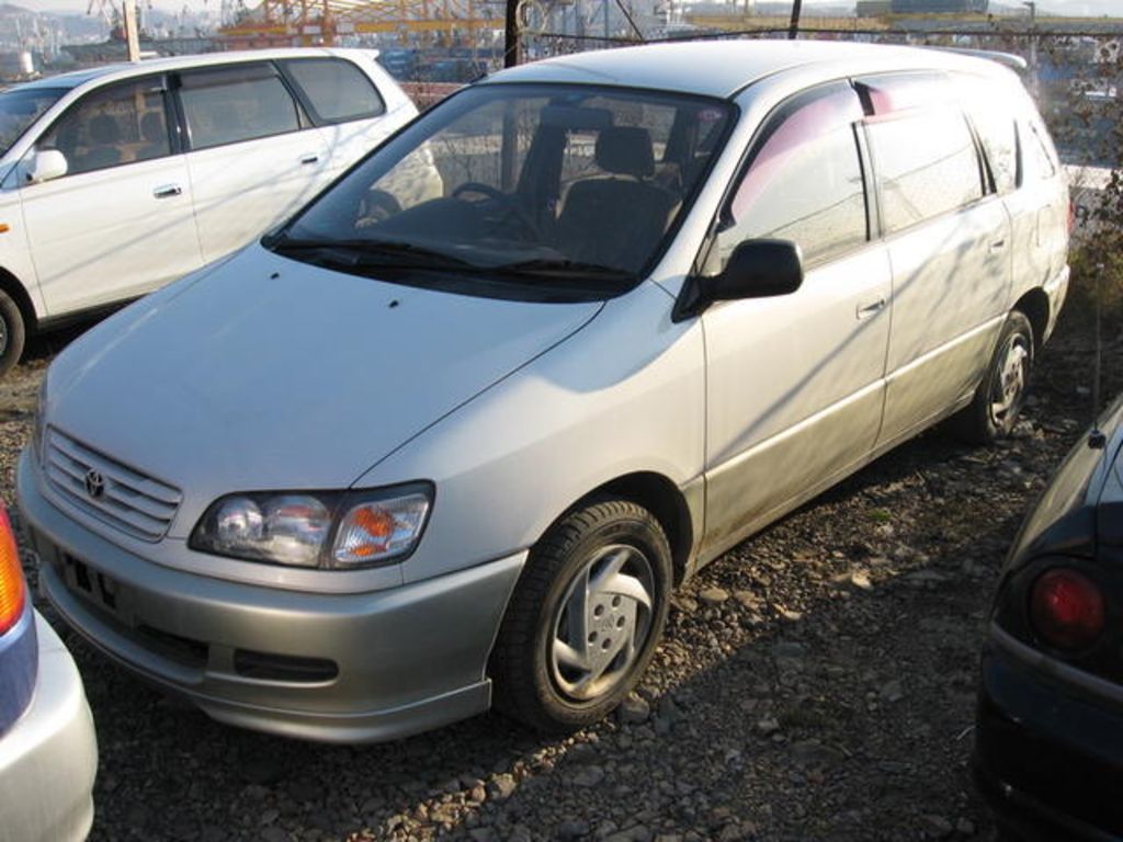 1998 Toyota Ipsum