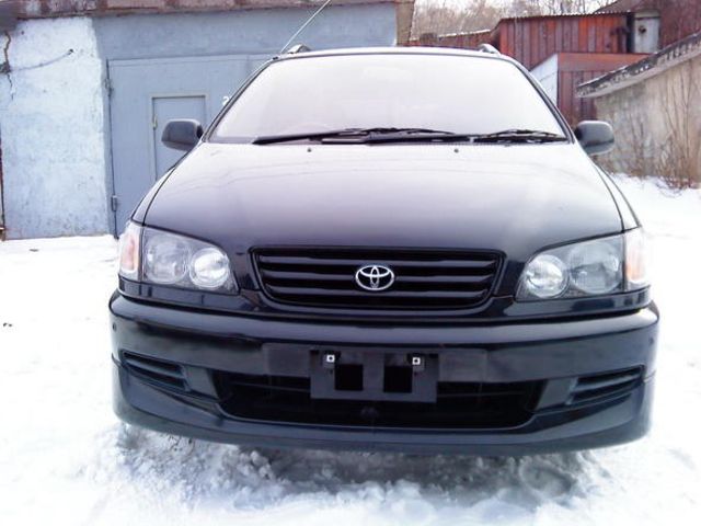 1998 Toyota Ipsum