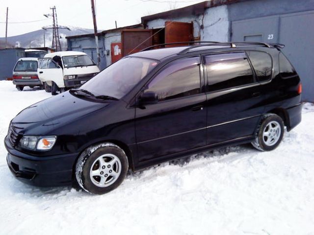 1998 Toyota Ipsum