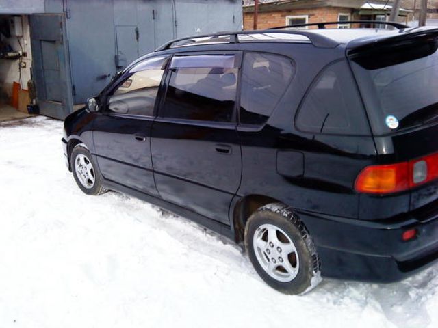 1998 Toyota Ipsum