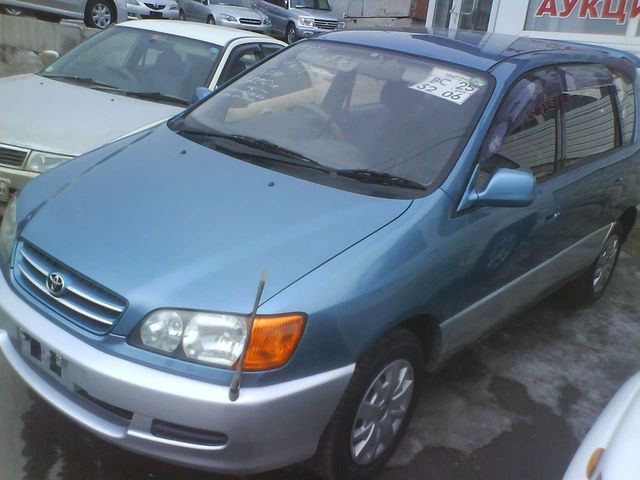 1998 Toyota Ipsum