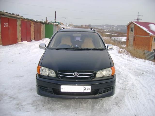 1998 Toyota Ipsum