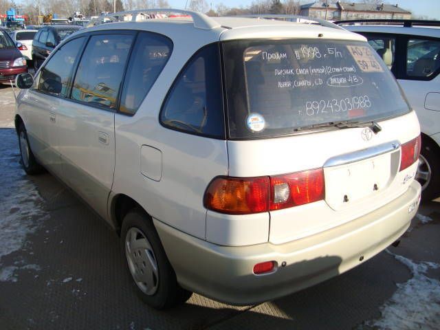 1998 Toyota Ipsum