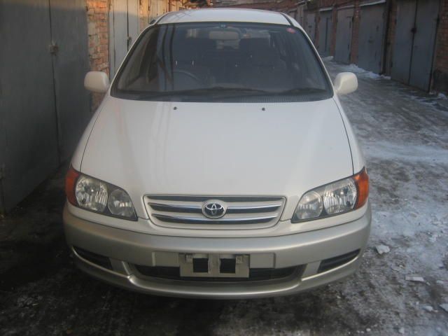 1998 Toyota Ipsum