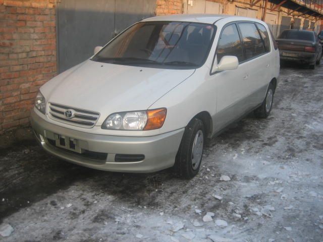 1998 Toyota Ipsum