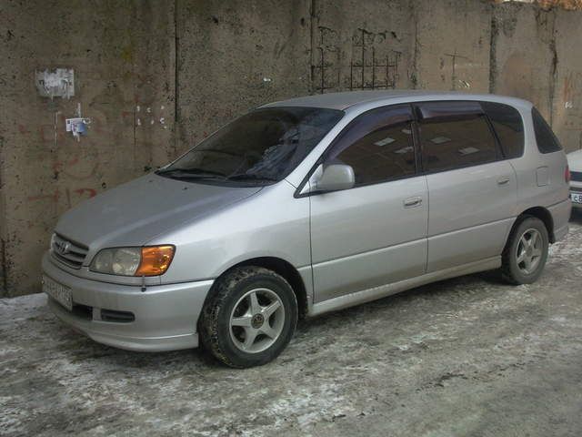 1998 Toyota Ipsum