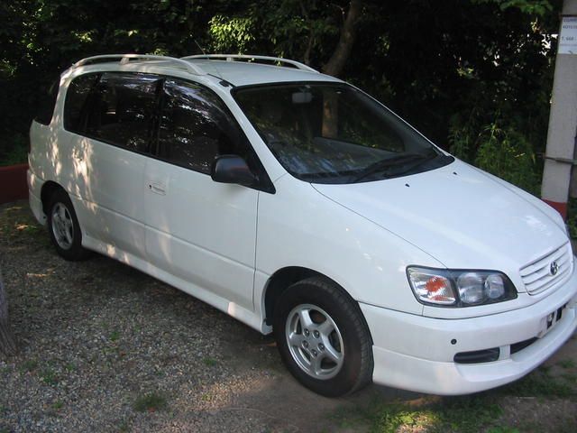 1998 Toyota Ipsum