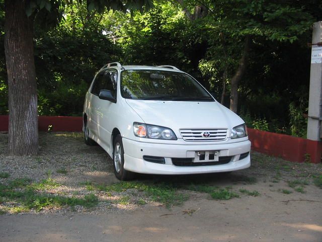 1998 Toyota Ipsum