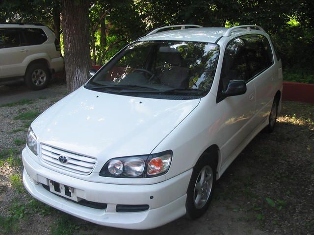 1998 Toyota Ipsum