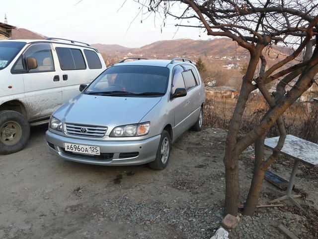 1998 Toyota Ipsum