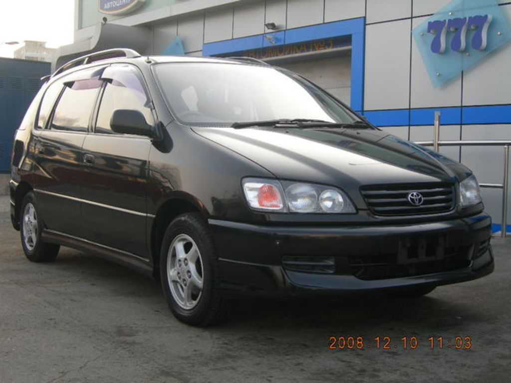 1998 Toyota Ipsum