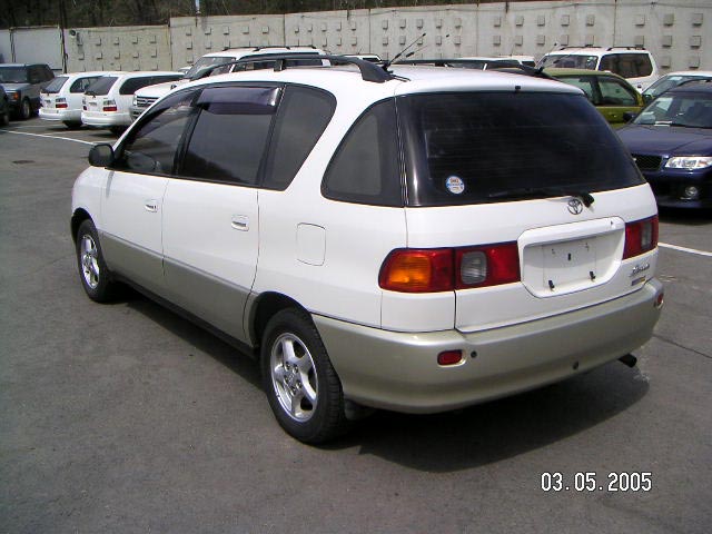 1998 Toyota Ipsum Pictures