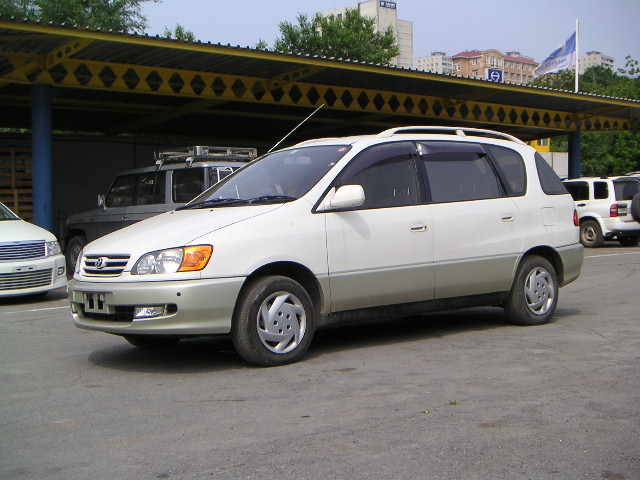 1998 Toyota Ipsum Pics