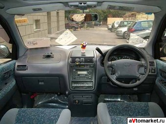 1998 Toyota Ipsum Pictures