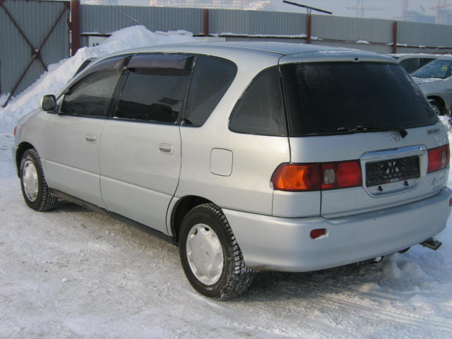 1998 Toyota Ipsum Images