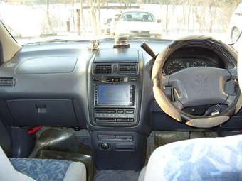 1998 Toyota Ipsum Pictures