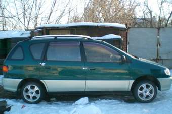 1998 Toyota Ipsum Images