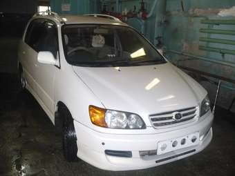 1998 Toyota Ipsum Photos