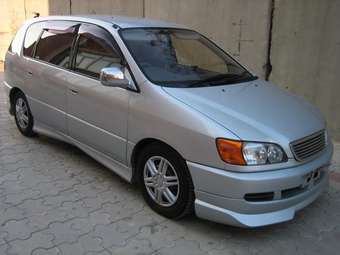 1998 Toyota Ipsum Pics