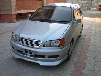 1998 Toyota Ipsum Pictures