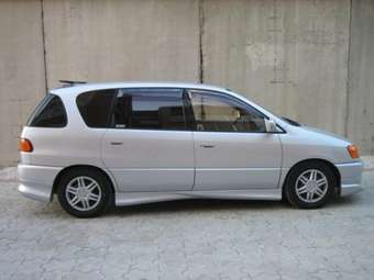 1998 Toyota Ipsum Photos