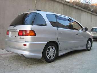 1998 Toyota Ipsum Photos