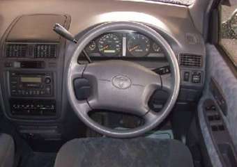1998 Toyota Ipsum Photos
