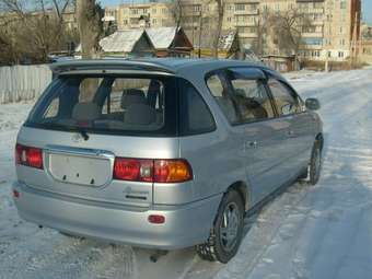 1998 Toyota Ipsum Pictures