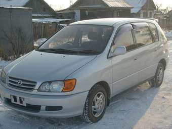 1998 Toyota Ipsum Photos