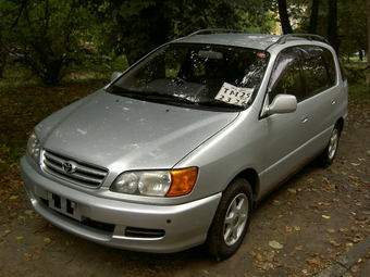 1999 Toyota Ipsum