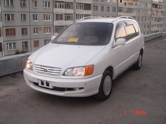 1999 Toyota Ipsum