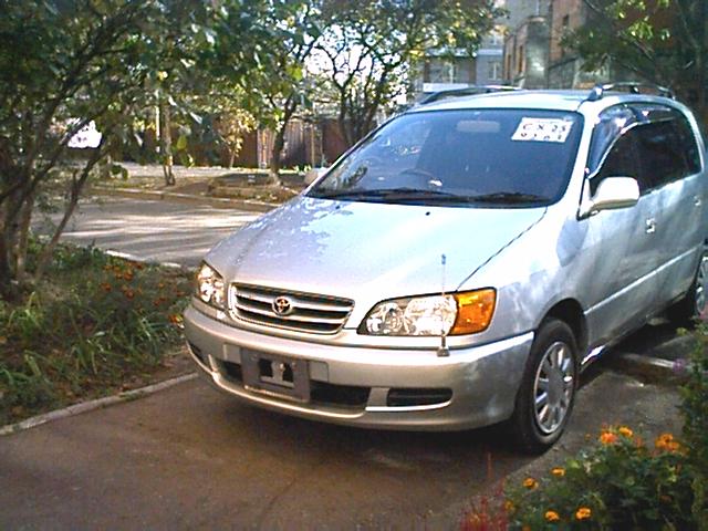 1999 Toyota Ipsum