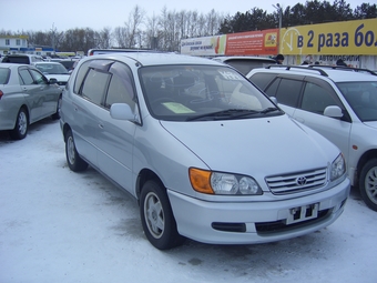 1999 Toyota Ipsum