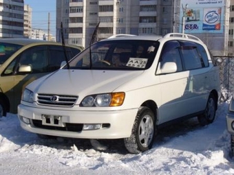 1999 Toyota Ipsum