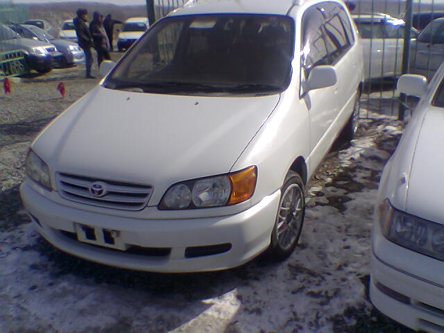 1999 Toyota Ipsum