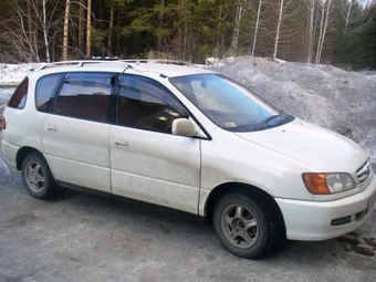 1999 Toyota Ipsum