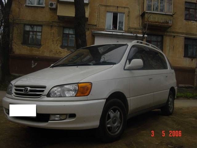 1999 Toyota Ipsum