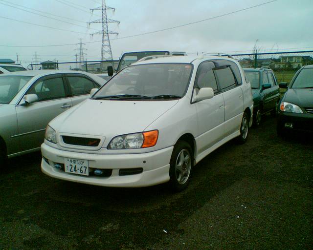 1999 Toyota Ipsum