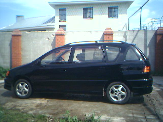 1999 Toyota Ipsum