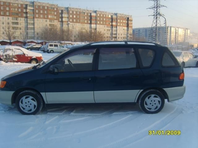 1999 Toyota Ipsum