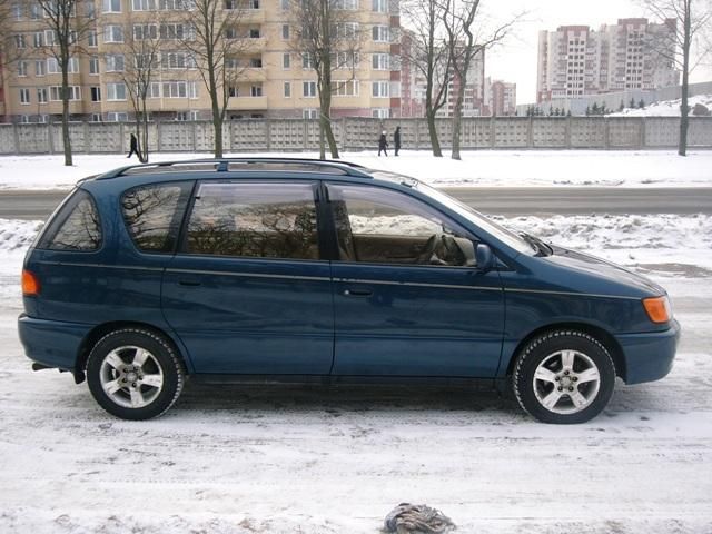 1999 Toyota Ipsum