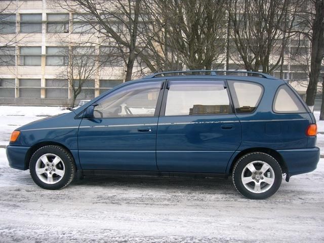 1999 Toyota Ipsum