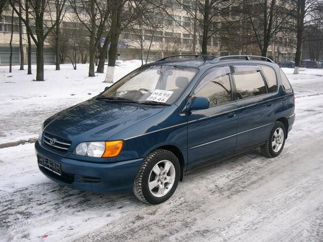 1999 Toyota Ipsum